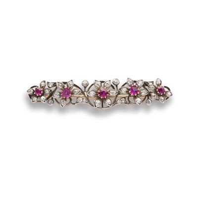 Lot 195 - A ruby and diamond brooch