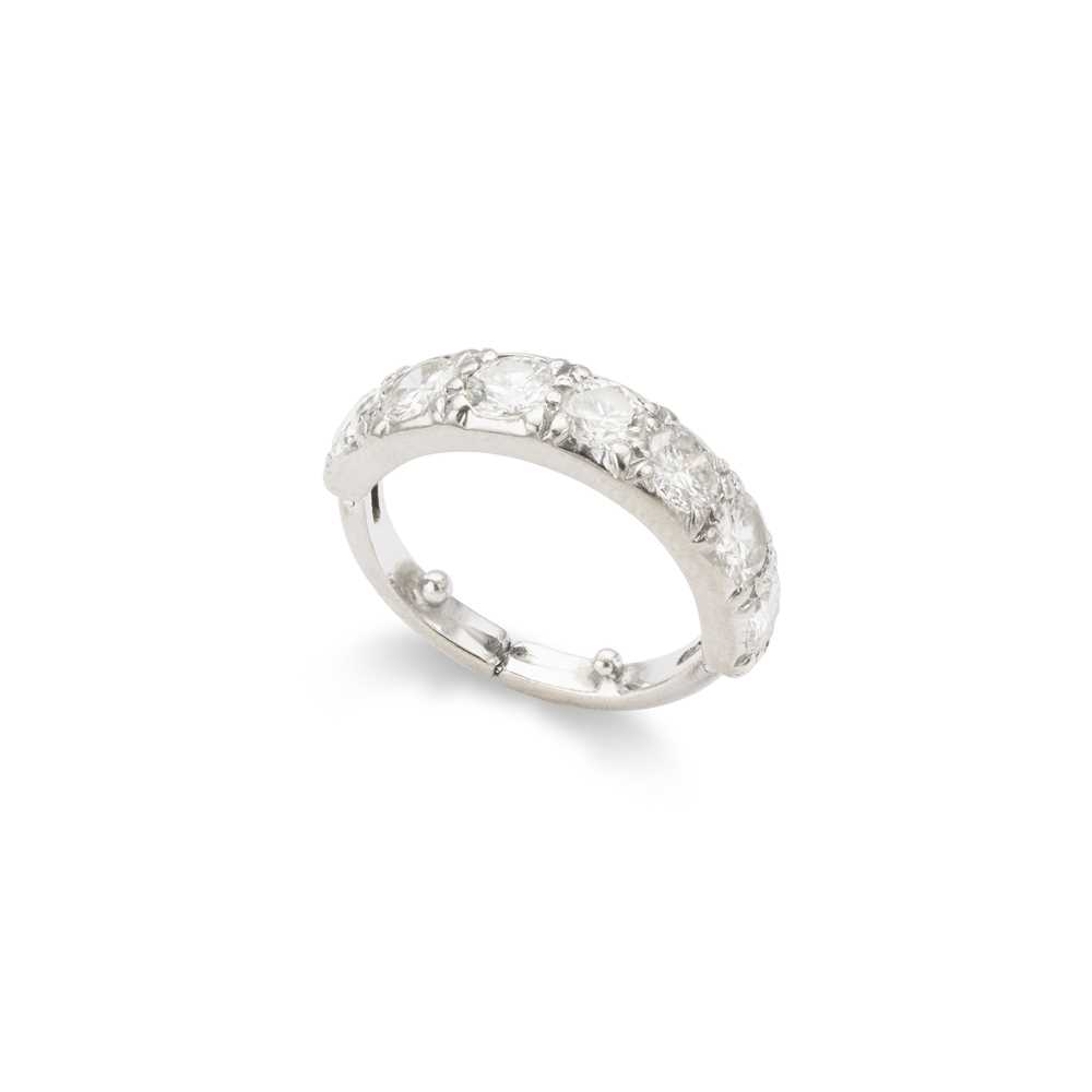 Lot 4 - A diamond half-eternity ring