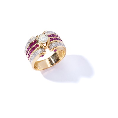 Lot 149 - A diamond and ruby dress ring