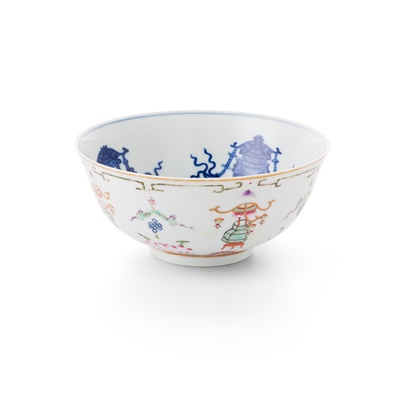 Lot 177 - BLUE AND WHITE WITH FAMILLE ROSE BOWL