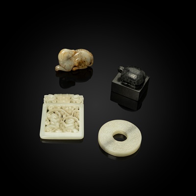 Lot 109 - GROUP OF FOUR JADE PIECES
