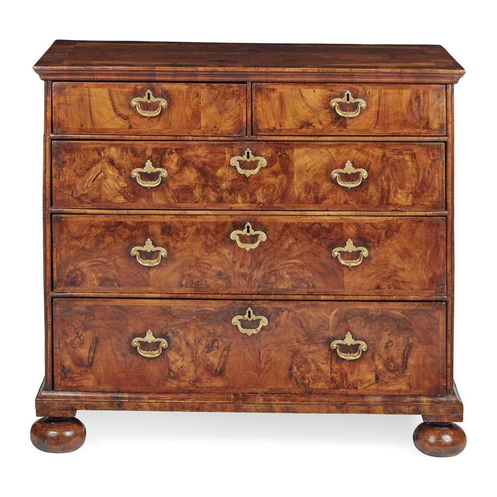 Lot 74 - QUEEN ANNE WALNUT CHEST OF DRAWERS