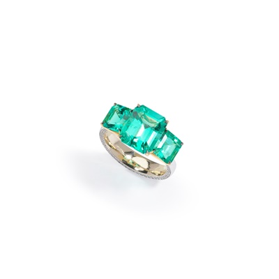 Lot 115 - A fine emerald and diamond three-stone ring