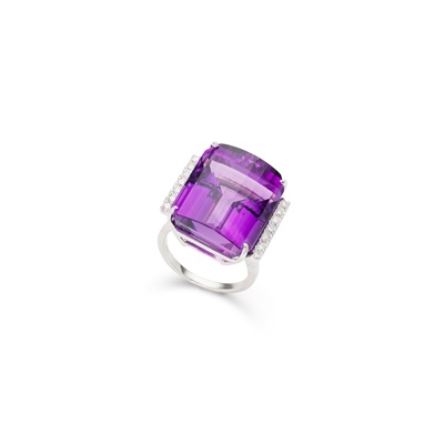 Lot 123 - An amethyst and diamond cocktail ring