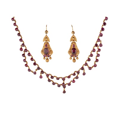 Lot 244 - A garnet necklace and associated earrings