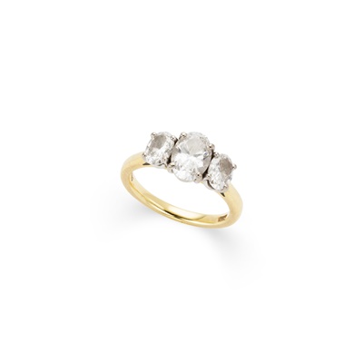 Lot 28 - A diamond three-stone ring