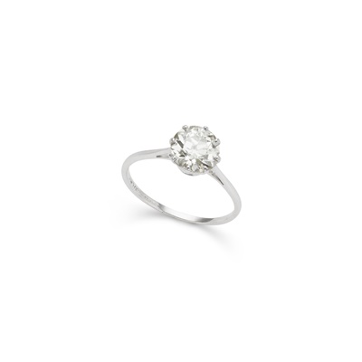Lot 260 - A diamond single-stone ring