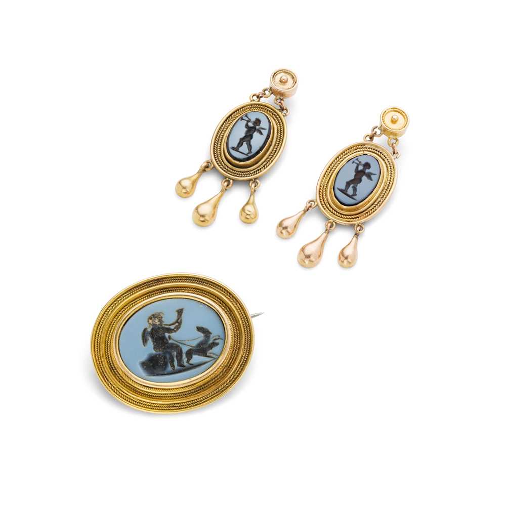 Lot 43 - A late 19th century intaglio brooch and earrings