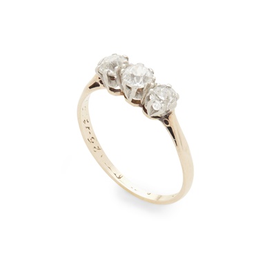 Lot 111 - A diamond three-stone ring