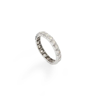 Lot 187 - A diamond eternity ring