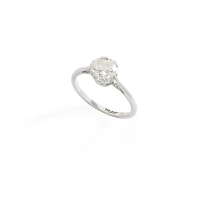 Lot 139 - A diamond single-stone ring
