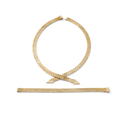 Lot 70 - A 9ct gold necklace and bracelet, by Roger King, 1971