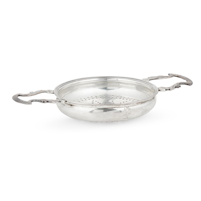 Lot 103 - A George III strainer