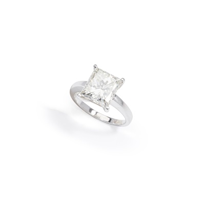 Lot 182 - A diamond single-stone ring