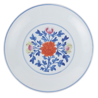 Lot 171 - BLUE AND WHITE WITH FAMILLE ROSE PLATE