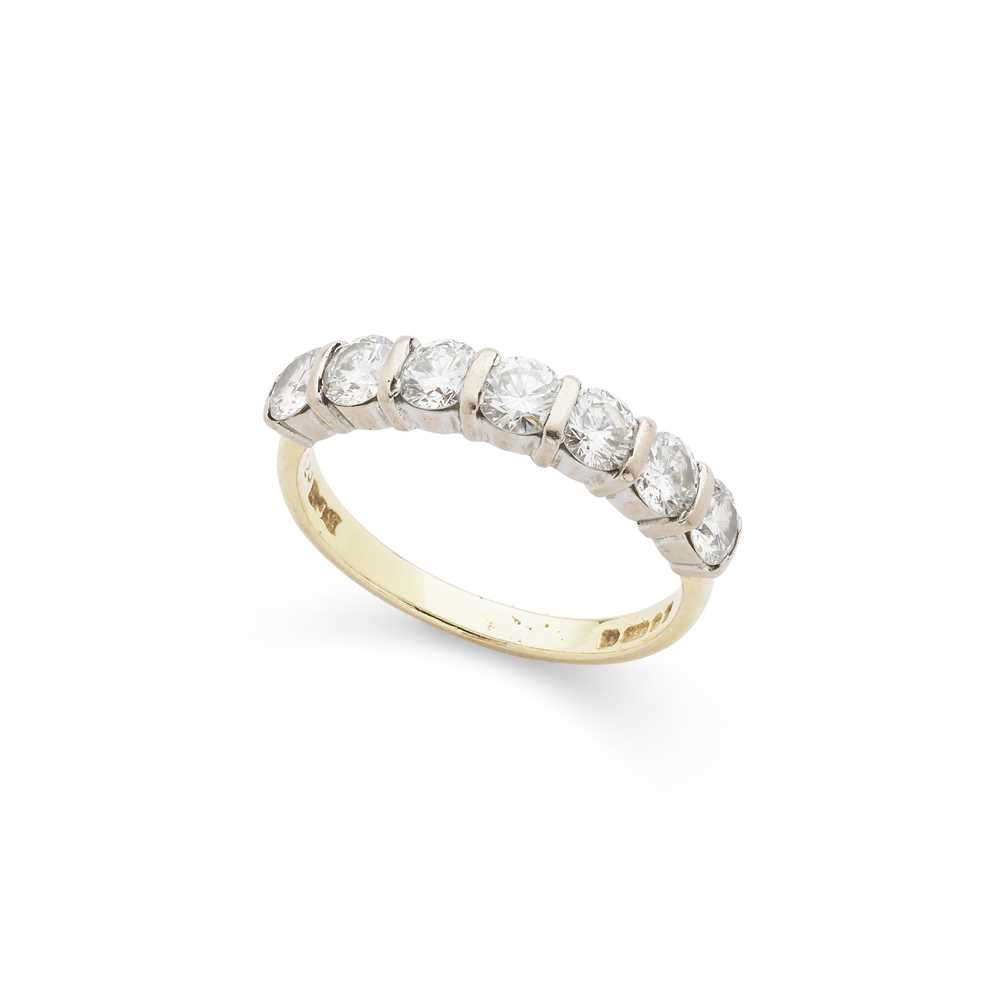 Lot 16 - A diamond seven-stone ring