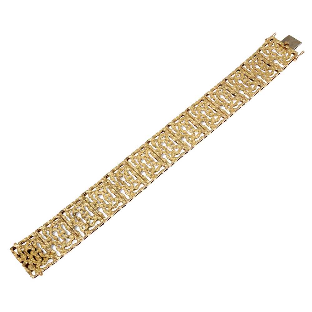 Lot 40 - A fancy-link bracelet, 1970s