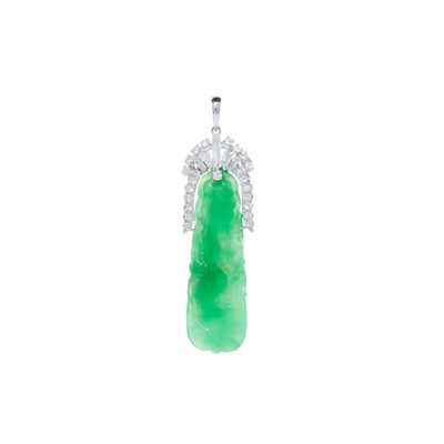 Lot 125 - A  jadeite jade and diamond pendant