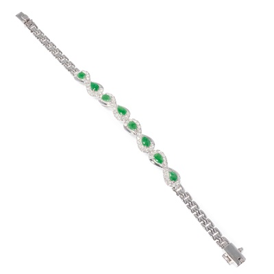 Lot 71 - A  jadeite jade and diamond bracelet