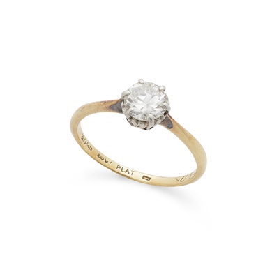 Lot 172 - A diamond single-stone ring