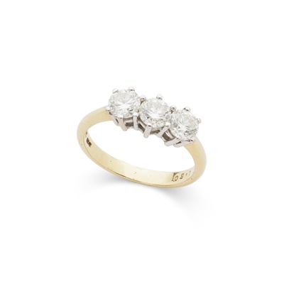 Lot 71 - A diamond three-stone ring