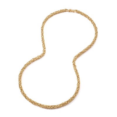 Lot 125 - A fancy-link necklace