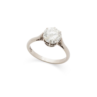 Lot 140 - A diamond single-stone ring