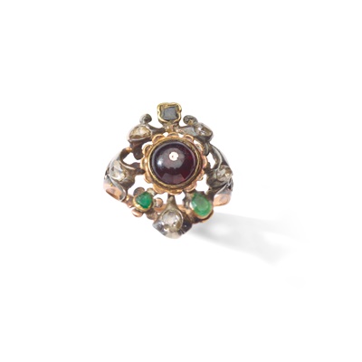 Lot 1 - An early 19th century giardinetto ring