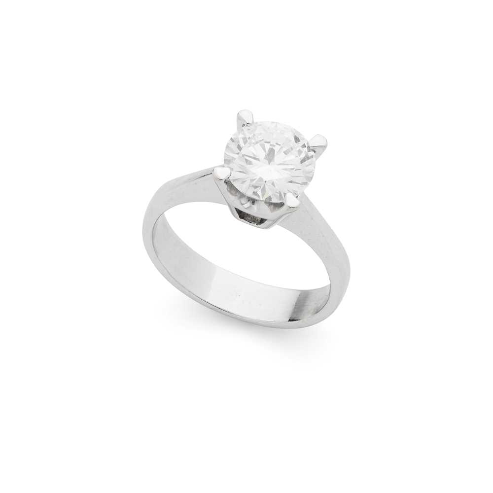 Lot 50 - A diamond single-stone ring