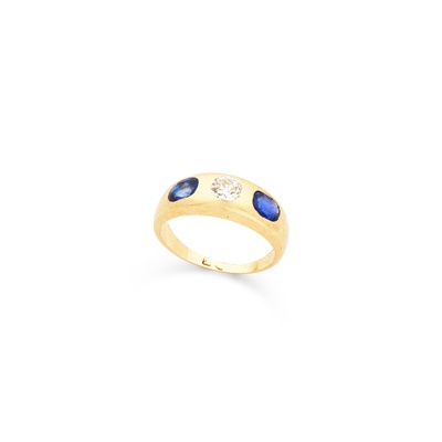 Lot 18 - A sapphire and diamond three-stone ring