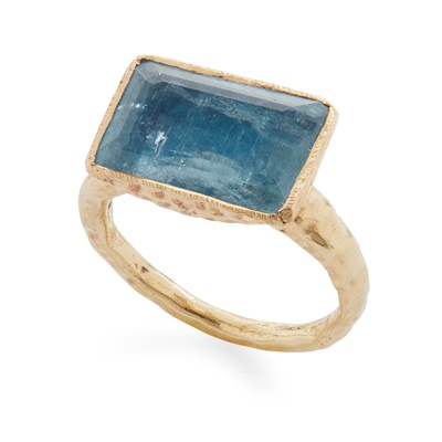 Lot 112 - A blue tourmaline ring