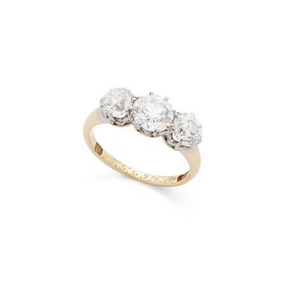 Lot 148 - A diamond three-stone ring