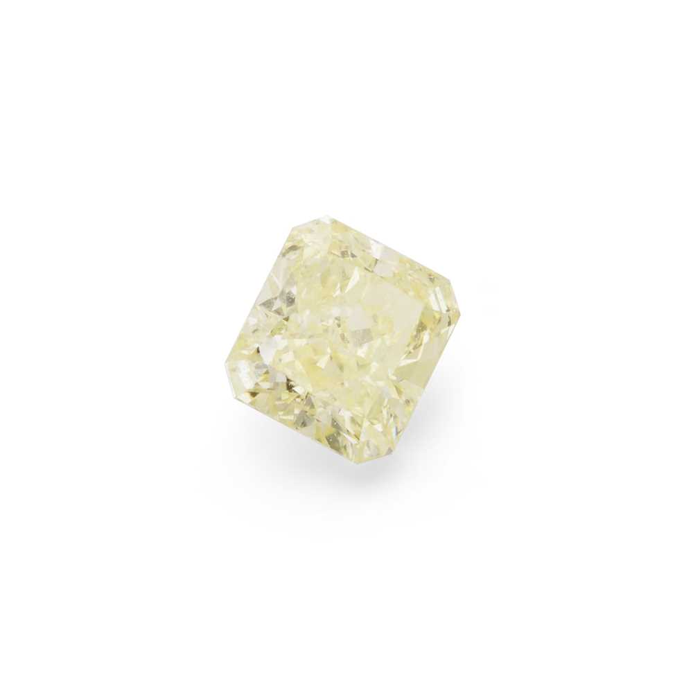 Lot 89 - An unmounted coloured diamond