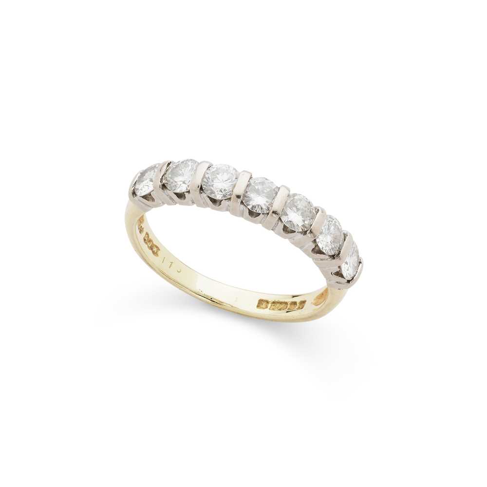 Lot 41 - A diamond seven-stone ring
