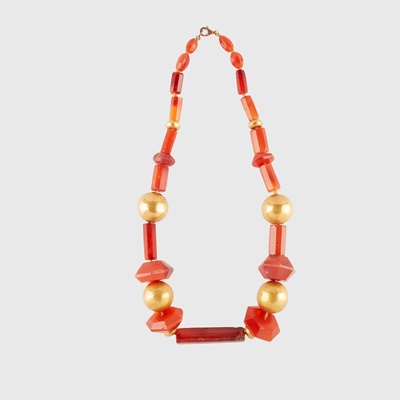 Lot 112 - ANCIENT CARNELIAN AND GOLD NECKLACE