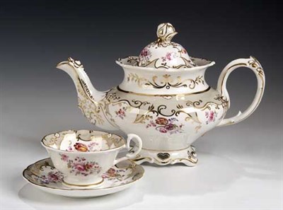 Lot 21 - A Victorian English porcelain Rockingham style...
