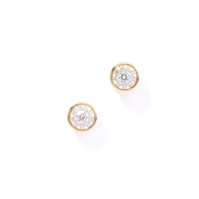 Lot 152 - Mappin & Webb: A pair of diamond cluster earrings
