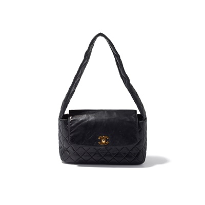 Lot 11 - Chanel: Vintage black leather shoulder bag