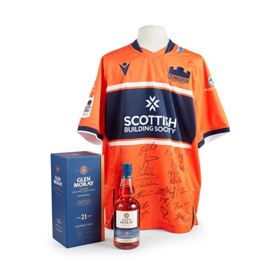 Lot 4 - FOUR MATCHDAY HOSPITALITY TICKETS AT EDINBURGH RUGBY, A SIGNED SHIRT AND A GLEN MORAY 21 YEAR OLD PORTWOOD FINISH