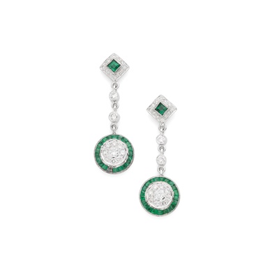 Lot 14 - A pair of emerald and diamond pendent earrings