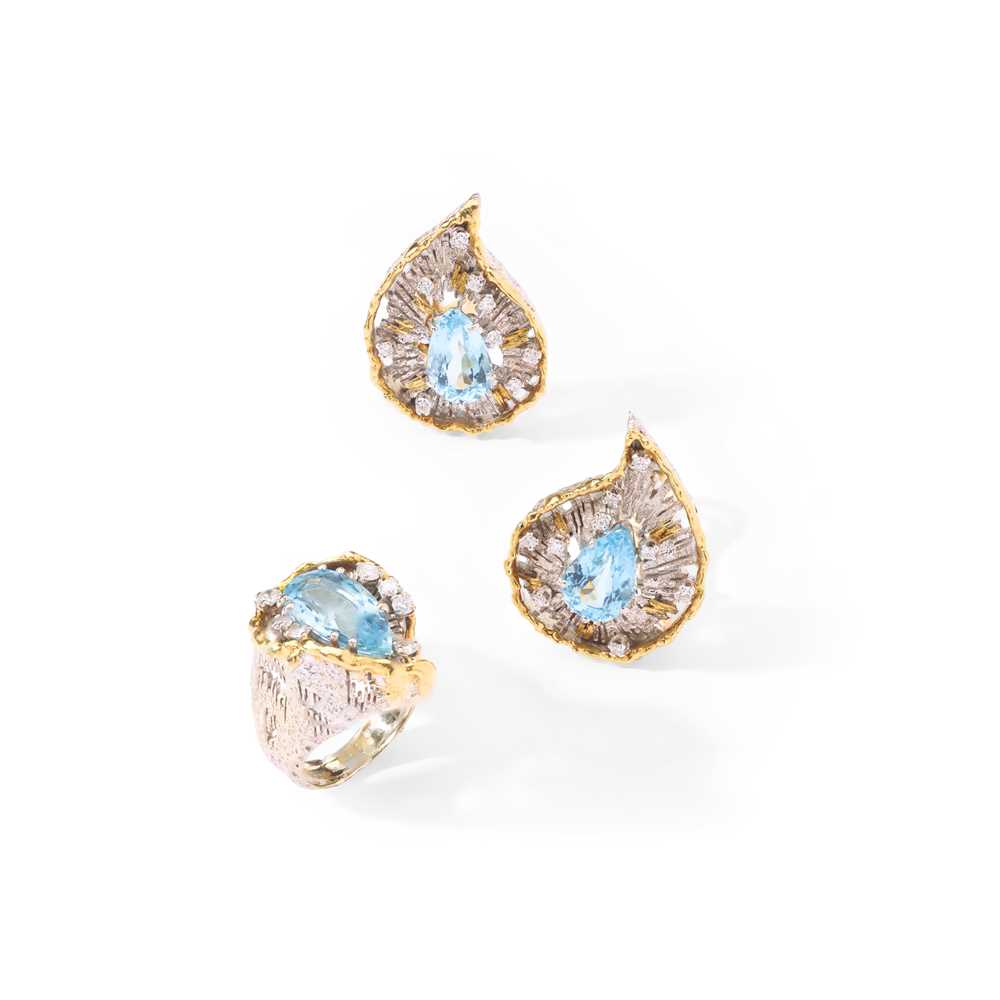 Lot 16 - Charles de Temple: An aquamarine and diamond ring and earrings, 1970s