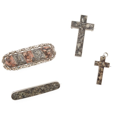 Lot 100 - A COLLECTION OF SCOTTISH GRANITE JEWELLERY