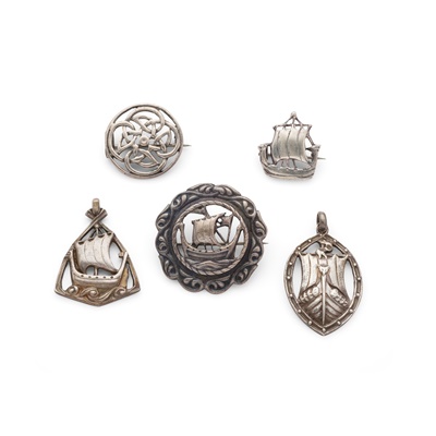 Lot 90 - Iona - A collection of Scottish Provincial Alexander Ritchie jewellery