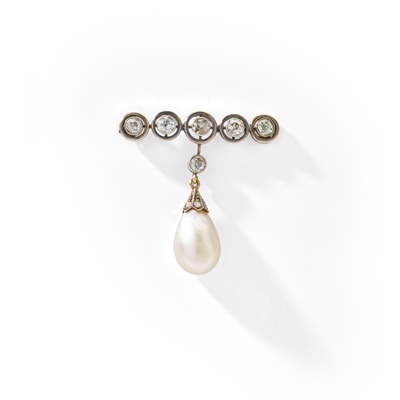 Lot 3 - An early 20th century natural pearl and diamond pendent brooch