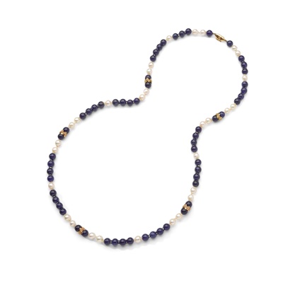 Lot 17 - Charles de Temple: A lapis lazuli and cultured pearl necklace, 1965