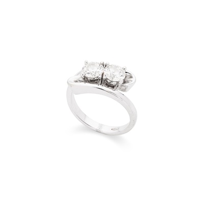 Lot 11 - A diamond two-stone ring
