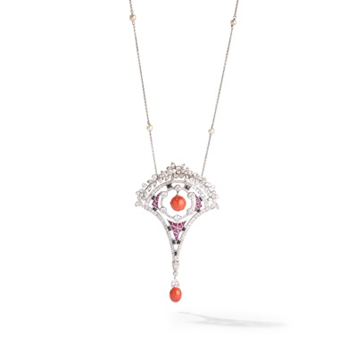 Lot 89 - A gem-set pendant necklace