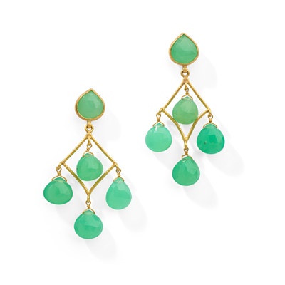Lot 46 - A pair of chrysoprase pendent earrings