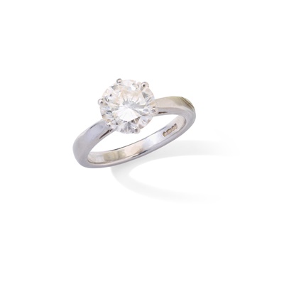 Lot 69 - A diamond single stone ring