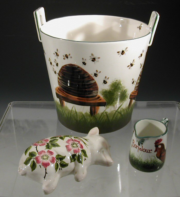 Lot 93 - A Griselda Hill pottery tub flower pot,...